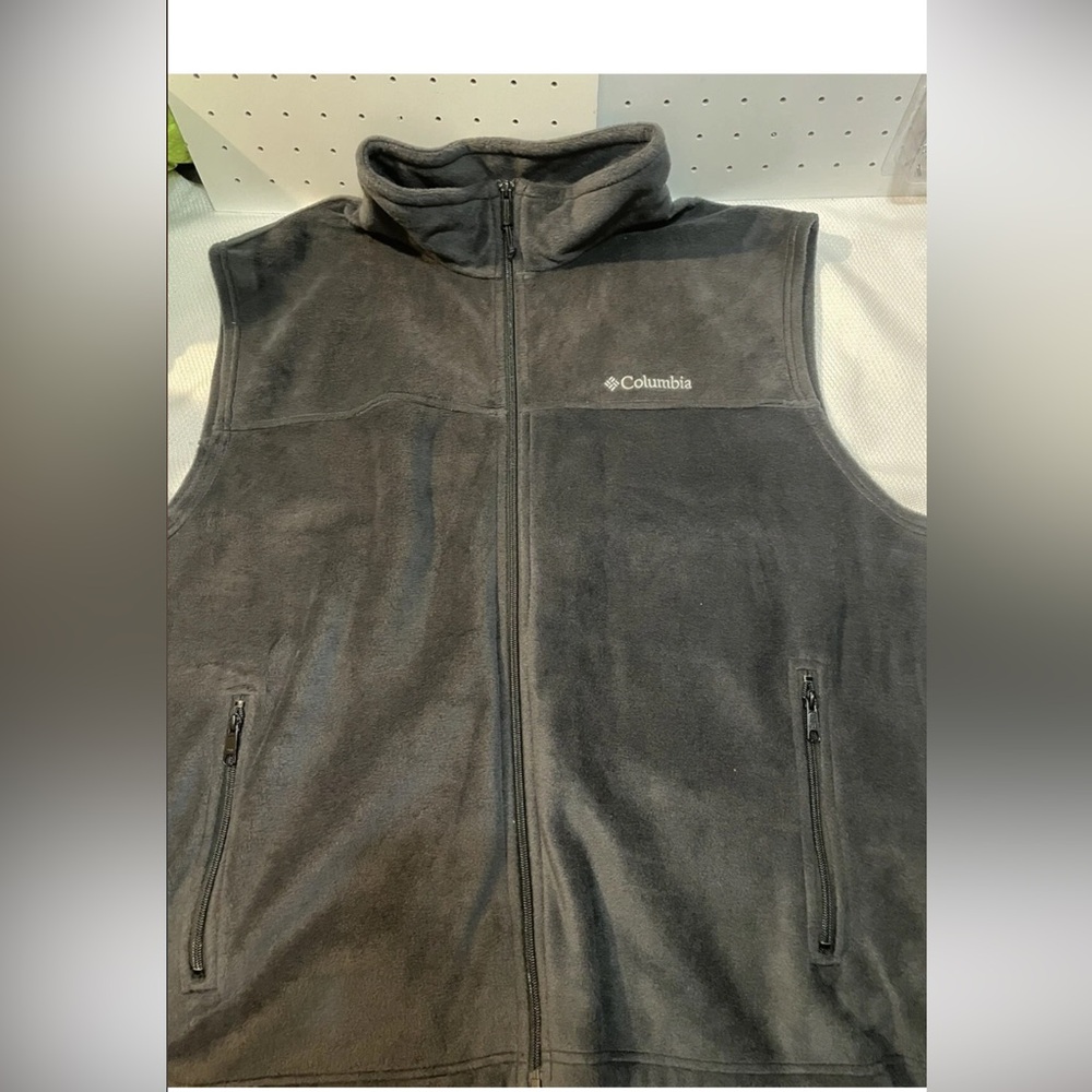 Columbia Men's Dark Gray  Fleece Vest - Full-Zip